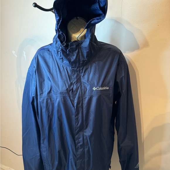 Columbia waterproof windbreaker size large - Picture 4 of 4